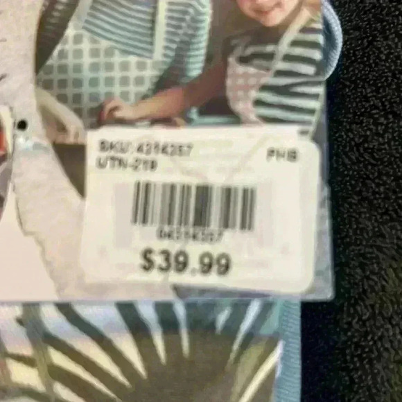 The ultimate baker collection and apron oven mitt pot holder combo new with tags - Picture 3 of 7